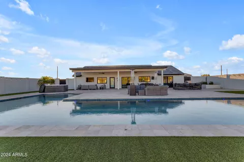 Exterior - 863 S Stagecoach Rd, Apache Junction, AZ 85119 photo 16 of 24