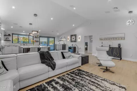 Living - 863 S Stagecoach Rd, Apache Junction, AZ 85119 photo 1 of 1