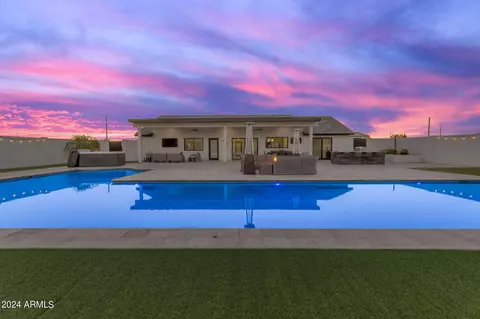 Exterior - 863 S Stagecoach Rd, Apache Junction, AZ 85119 photo 6 of 24