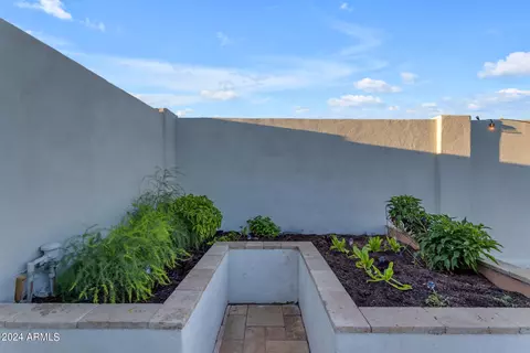 Exterior - 863 S Stagecoach Rd, Apache Junction, AZ 85119 photo 11 of 24