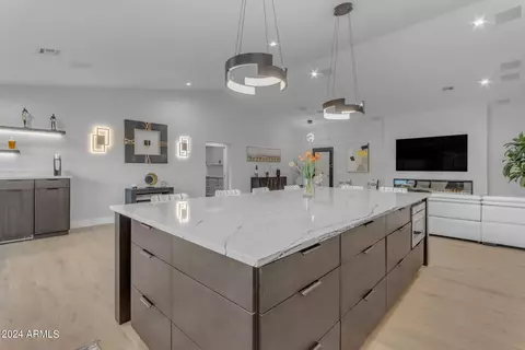 Kitchen - 863 S Stagecoach Rd, Apache Junction, AZ 85119 photo 5 of 8