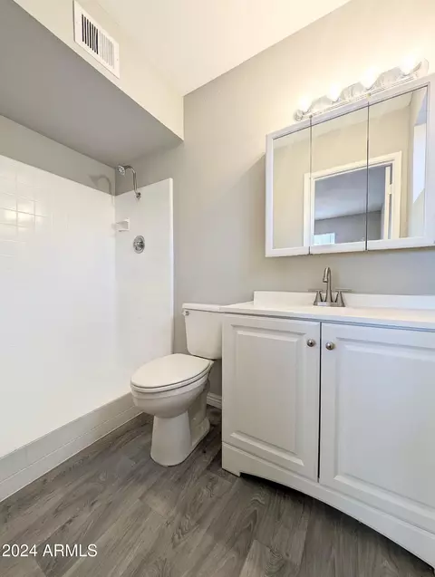 Bath - 2044 W 9th Ave, Apache Junction, AZ 85120 photo 2 of 3