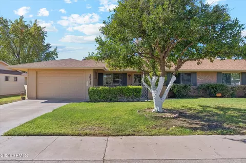 10317 W Prairie Hills Cir, Sun City, AZ 85351