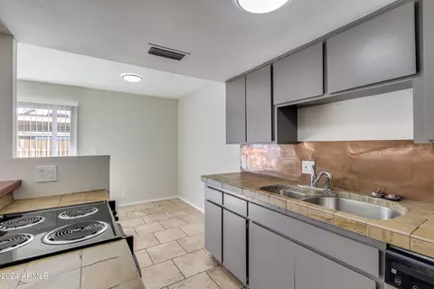 Kitchen - 1205 E Townley Ave, Phoenix, AZ 85020 photo 2 of 2