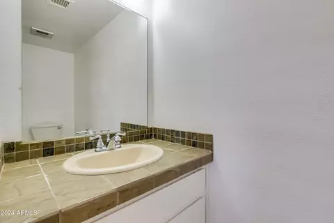 Bath - 1205 E Townley Ave, Phoenix, AZ 85020 photo 1 of 3