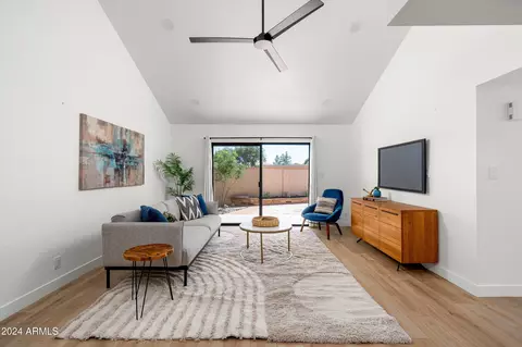 9073 Evans Dr, Scottsdale, AZ 85260