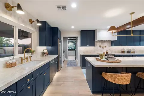 5050 E Charter Oak Rd, Scottsdale, AZ 85254