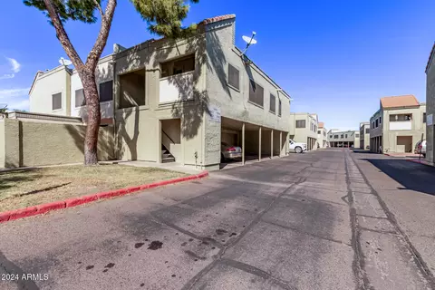 5866 N 48th Dr, Glendale, AZ 85301