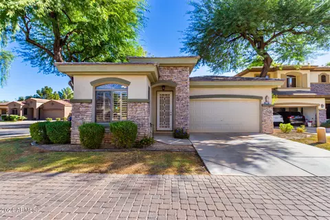 1931 W Olive Way, Chandler, AZ 85248