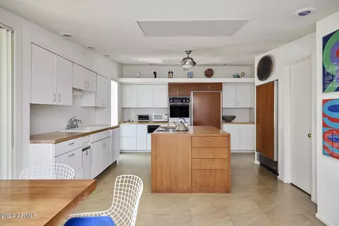 Kitchen - 2201 E Marshall Ave, Phoenix, AZ 85016 photo 1 of 1