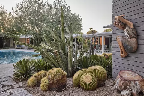 Exterior - 2201 E Marshall Ave, Phoenix, AZ 85016 photo 9 of 11