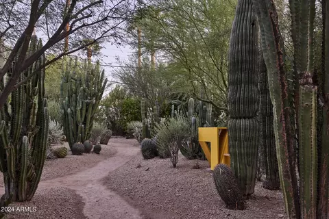 Exterior - 2201 E Marshall Ave, Phoenix, AZ 85016 photo 8 of 11