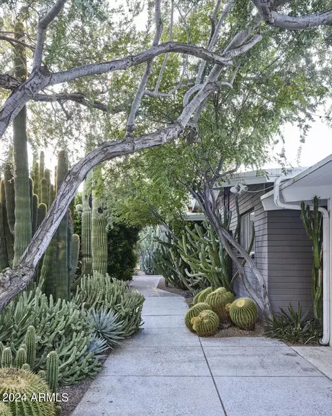Exterior - 2201 E Marshall Ave, Phoenix, AZ 85016 photo 5 of 11