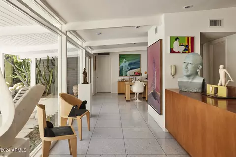 Entry Way - 2201 E Marshall Ave, Phoenix, AZ 85016 photo 1 of 2