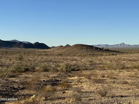 439 Th Ave S Of Mcdowell -- #4, Tonopah, AZ 85354