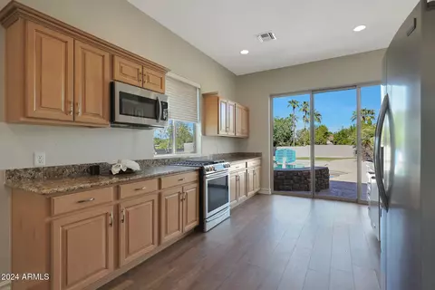 Kitchen - 1424 E Arabian Ct, Gilbert, AZ 85296 photo 6 of 6