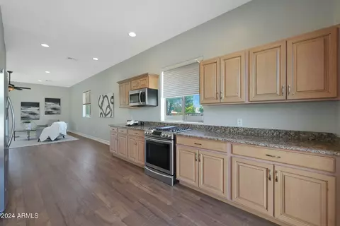 Kitchen - 1424 E Arabian Ct, Gilbert, AZ 85296 photo 5 of 6