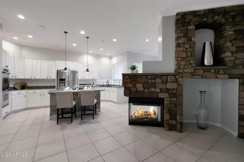Kitchen - 1424 E Arabian Ct, Gilbert, AZ 85296 photo 4 of 6