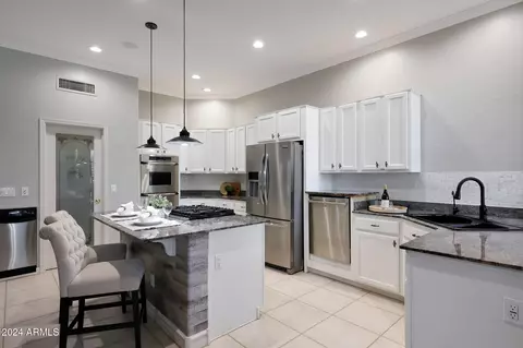 Kitchen - 1424 E Arabian Ct, Gilbert, AZ 85296 photo 2 of 6