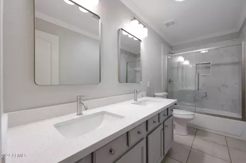 Bath - 1424 E Arabian Ct, Gilbert, AZ 85296 photo 6 of 10