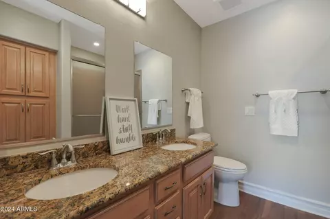 Bath - 1424 E Arabian Ct, Gilbert, AZ 85296 photo 8 of 10