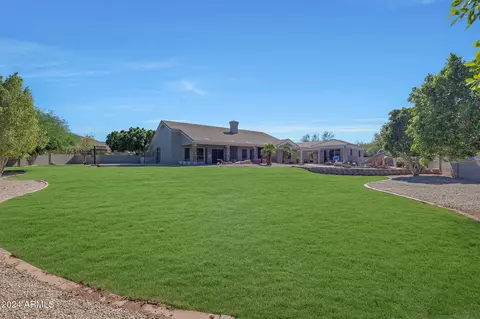 Exterior - 1424 E Arabian Ct, Gilbert, AZ 85296 photo 10 of 20