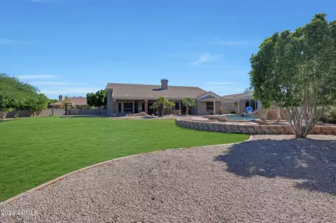 Exterior - 1424 E Arabian Ct, Gilbert, AZ 85296 photo 11 of 20