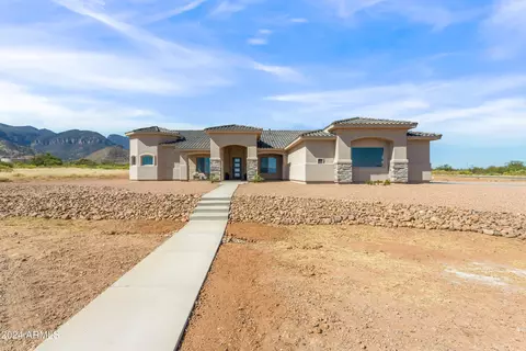 5956 S Loma Verde Trl, Hereford, AZ 85615