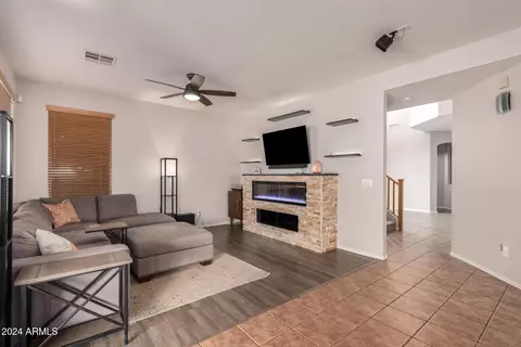 1248 E Nightingale Ln, Gilbert, AZ 85298 photo 4