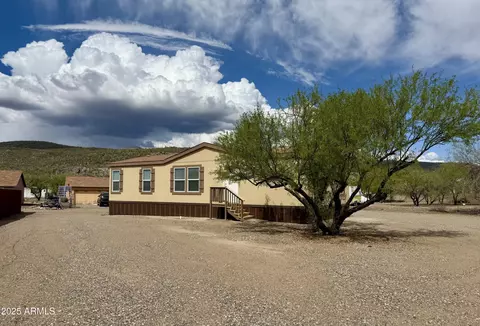 19020 E Slaton Rd, Black Canyon City, AZ 85324