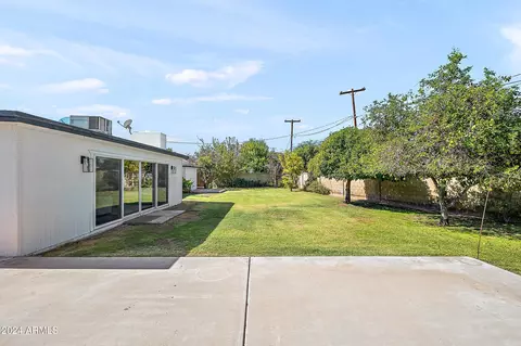 402 E Berridge Ln, Phoenix, AZ 85012 photo 30