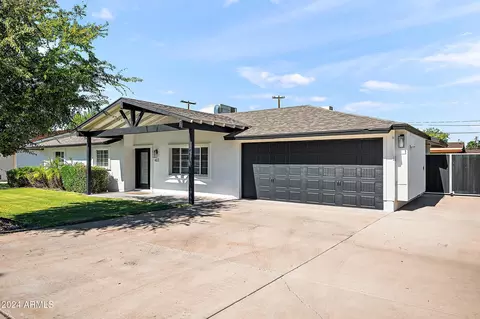 402 E Berridge Ln, Phoenix, AZ 85012