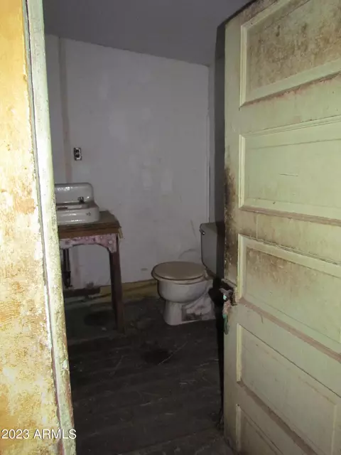 Bath - 617 E 17th St, Douglas, AZ 85607 photo 1 of 4