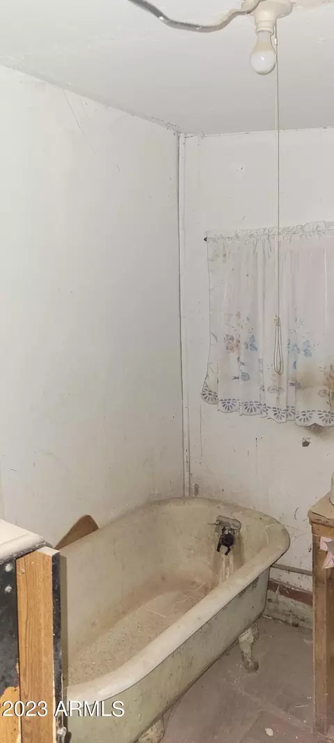 Bath - 617 E 17th St, Douglas, AZ 85607 photo 3 of 4