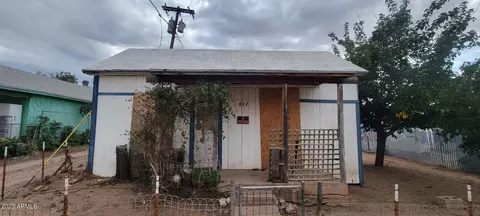 617 E 17th St, Douglas, AZ 85607