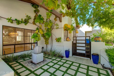 3185 E Stella Ln, Phoenix, AZ 85016 photo 2