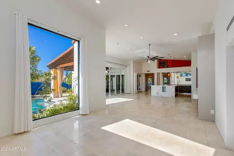 3185 E Stella Ln, Phoenix, AZ 85016 photo 9
