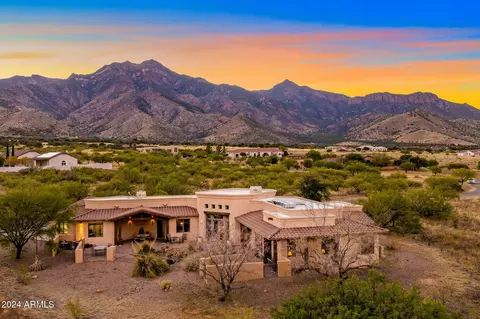 9515 S Swiss Ct, Hereford, AZ 85615