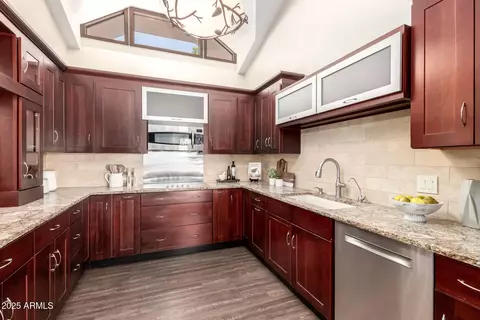 Kitchen - 1070 E Sandpiper Dr, Tempe, AZ 85283 photo 2 of 3
