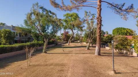 Exterior - 1070 E Sandpiper Dr, Tempe, AZ 85283 photo 16 of 24