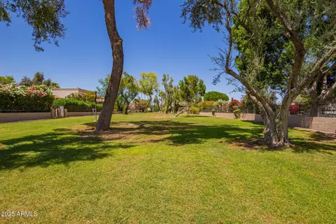 Exterior - 1070 E Sandpiper Dr, Tempe, AZ 85283 photo 12 of 24