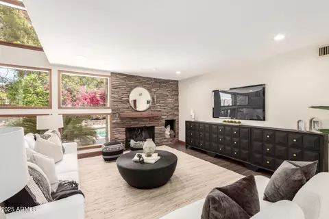 Living - 1070 E Sandpiper Dr, Tempe, AZ 85283 photo 4 of 5
