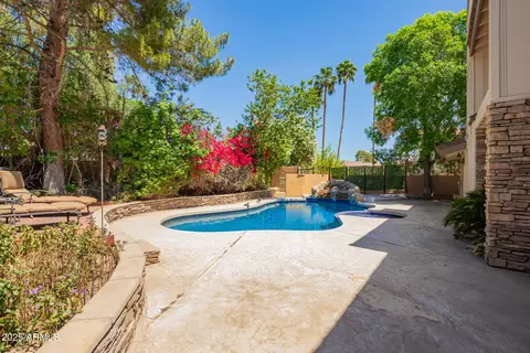 Exterior - 1070 E Sandpiper Dr, Tempe, AZ 85283 photo 11 of 24