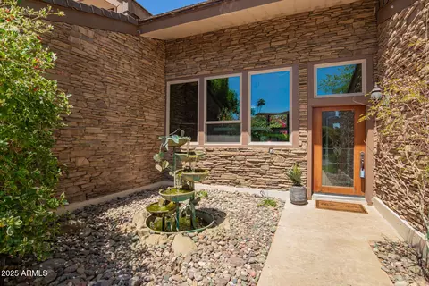 Exterior - 1070 E Sandpiper Dr, Tempe, AZ 85283 photo 4 of 24