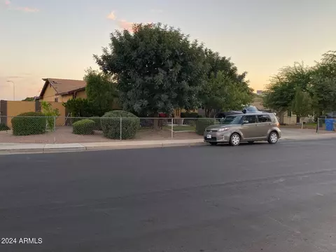 8127 W Campbell Ave, Phoenix, AZ 85033