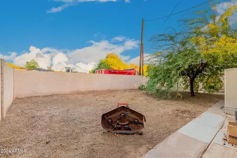 Exterior - 821 E Roeser Rd, Phoenix, AZ 85040 photo 9 of 9