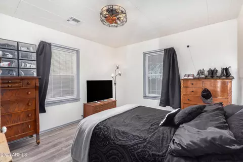 Bedroom - 821 E Roeser Rd, Phoenix, AZ 85040 photo 2 of 5