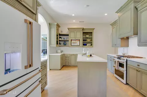 Kitchen - 309 E Hayward Ave, Phoenix, AZ 85020 photo 9 of 11
