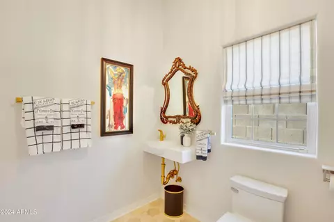 Bath - 309 E Hayward Ave, Phoenix, AZ 85020 photo 6 of 11