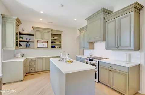 Kitchen - 309 E Hayward Ave, Phoenix, AZ 85020 photo 5 of 11